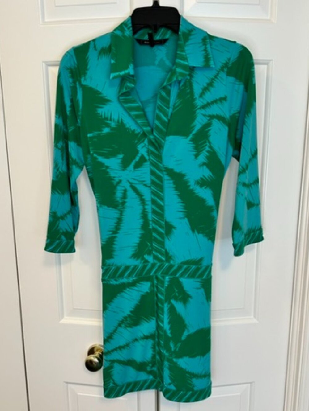 BCBGMaxAzria Blue & Green Palm Leaf Print Stretch Jersey Mini Dress | Size M